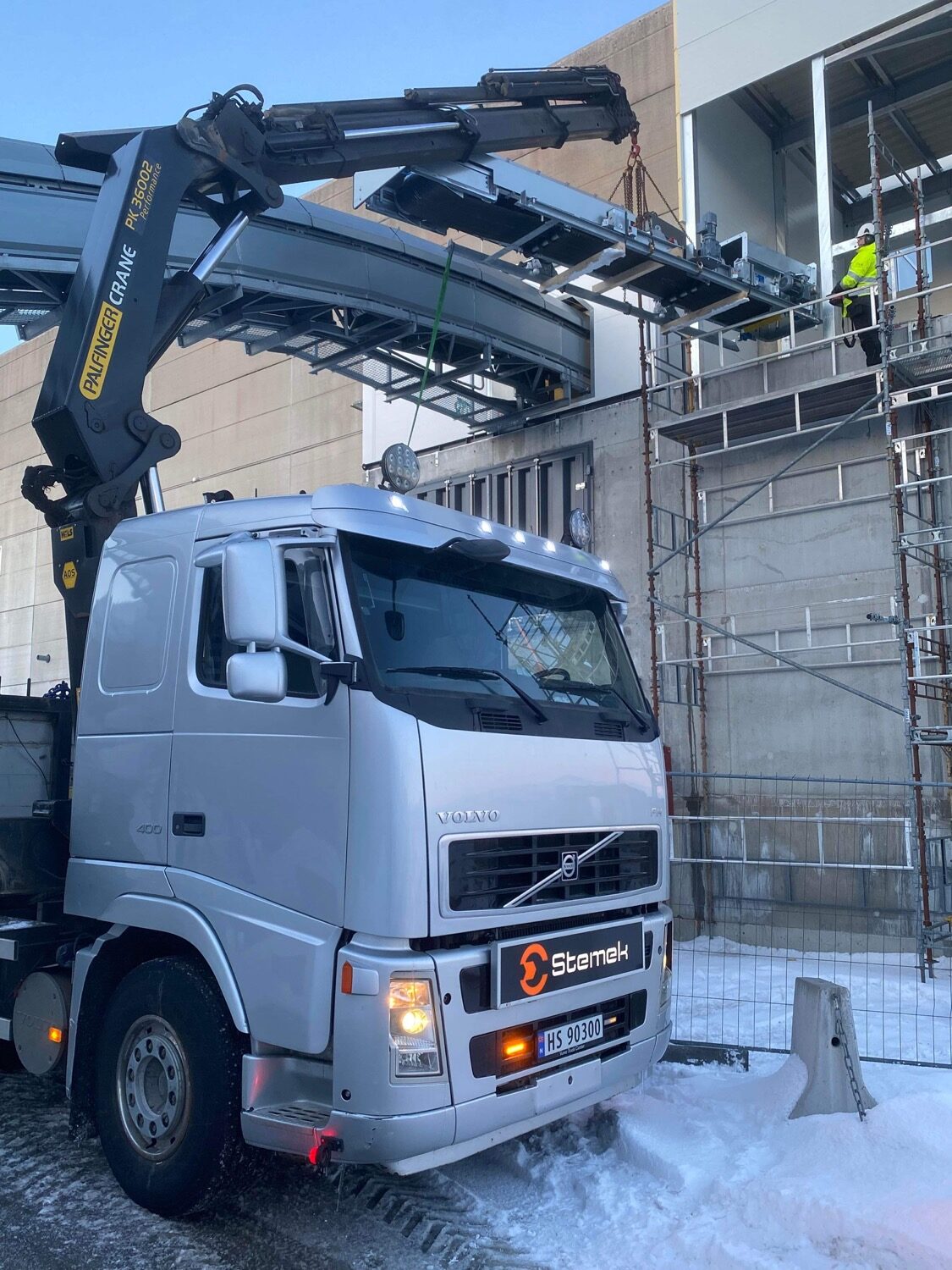 Volvo kranbil med Palfinger Hiab-kran